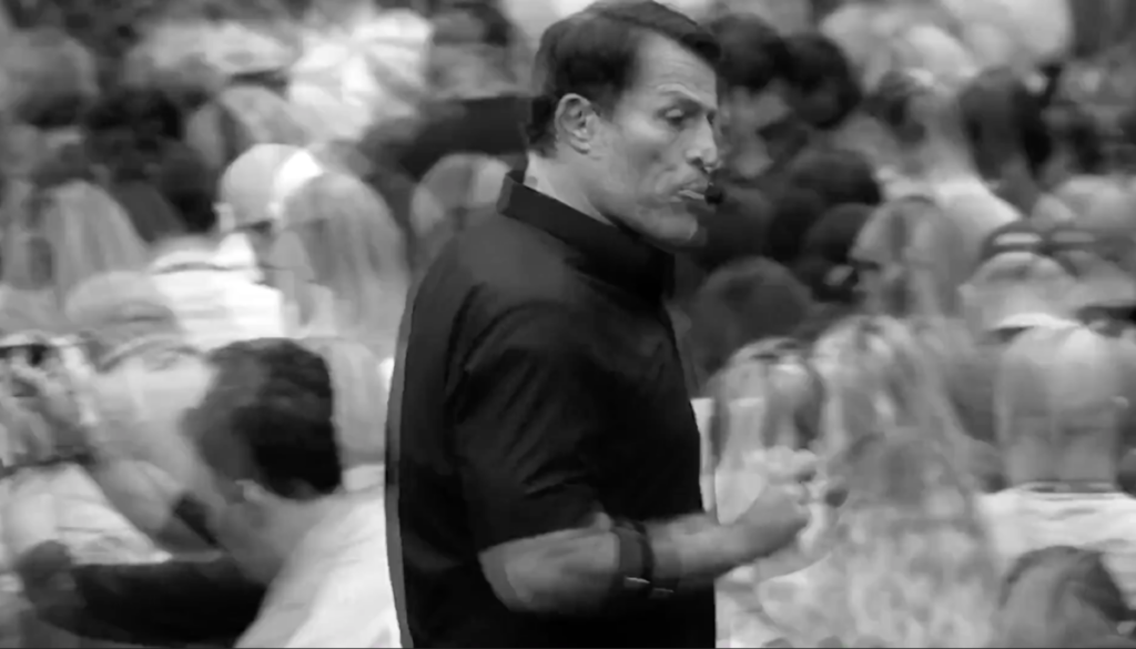 Tony Robbins en un acto