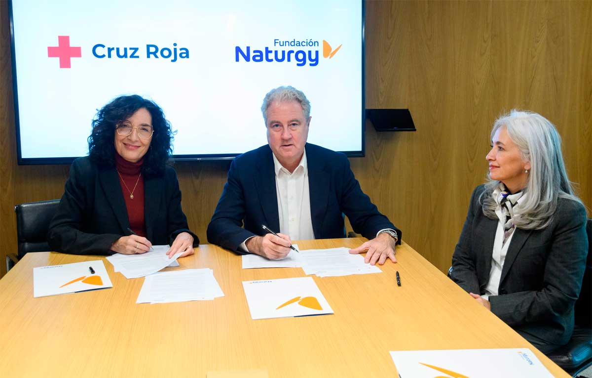 firma-convenio-Fundación-Naturgy-Cruz-Roja-2023