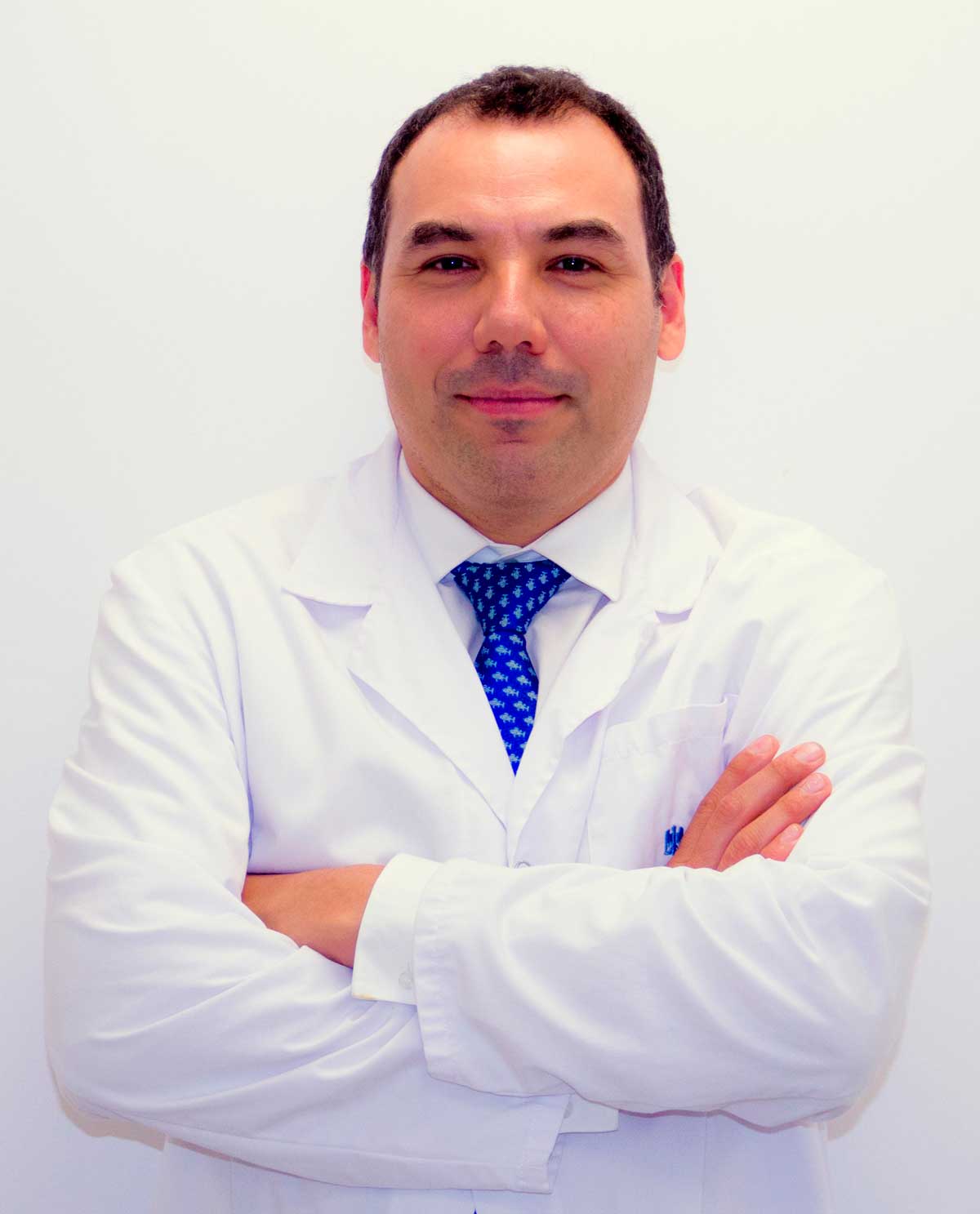 Dr.-Regulo-Avila-explica-tratamiento-para-el-tórax-excavado