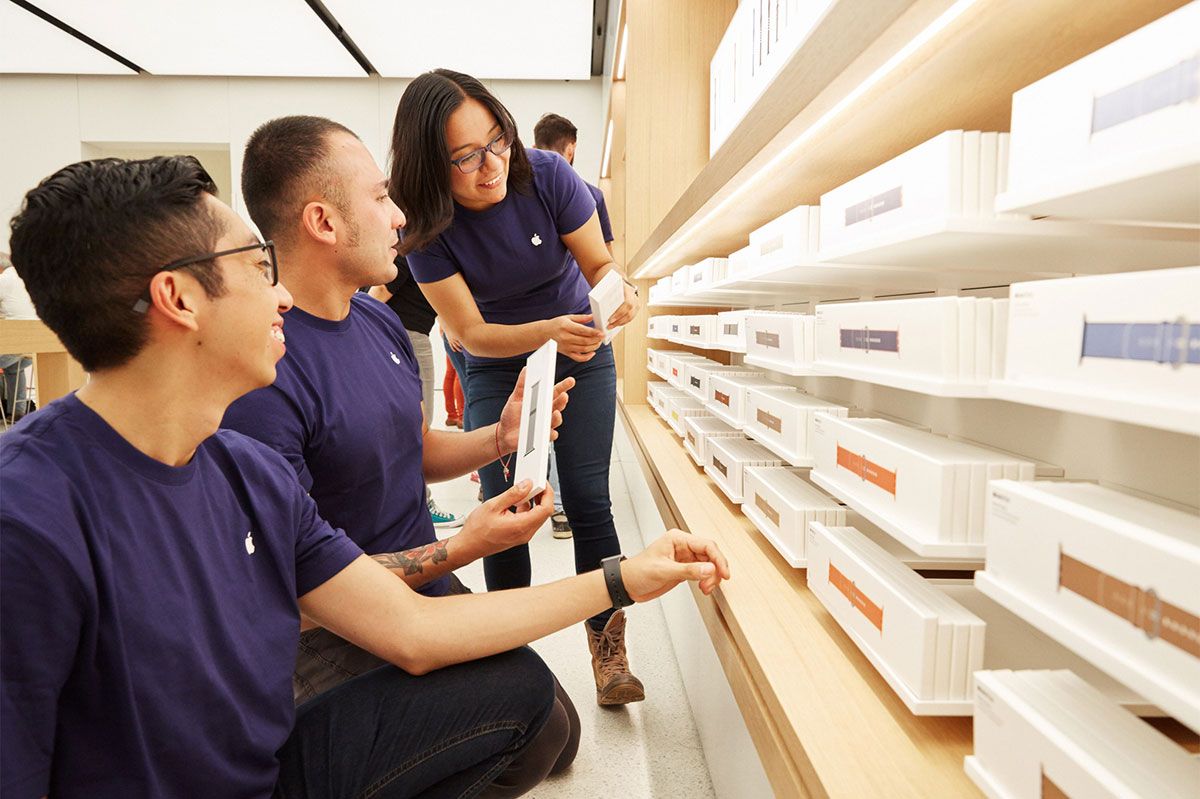 trabajadores de Apple Store