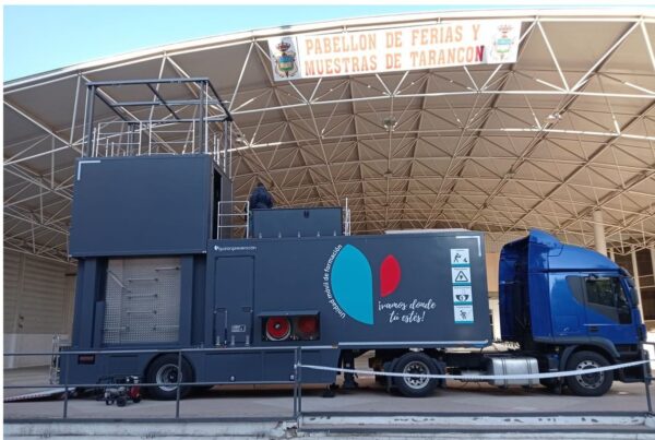 Camión de la Unidad Móvil de Formación de Quirónprevención