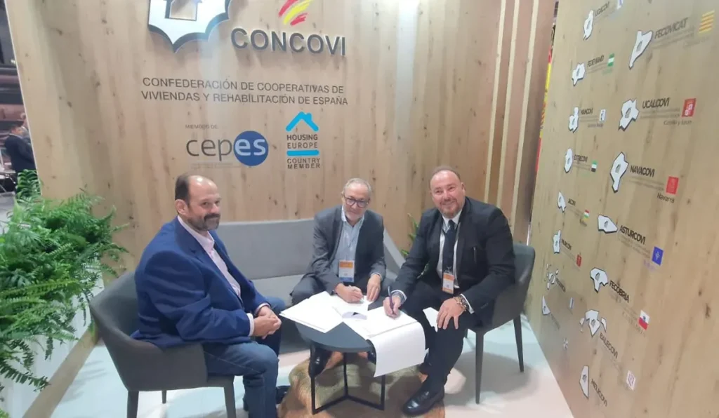 Firma acuerdo Avalmadrid y CONCOVI cooperativas viviendas Madrid