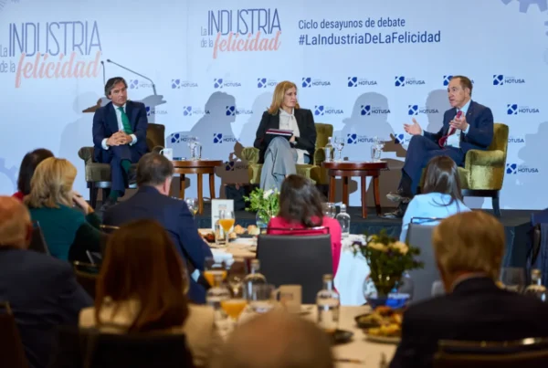 Los retos del empleo y la formación, la reflexión de los presidentes de MAPFRE y EY.