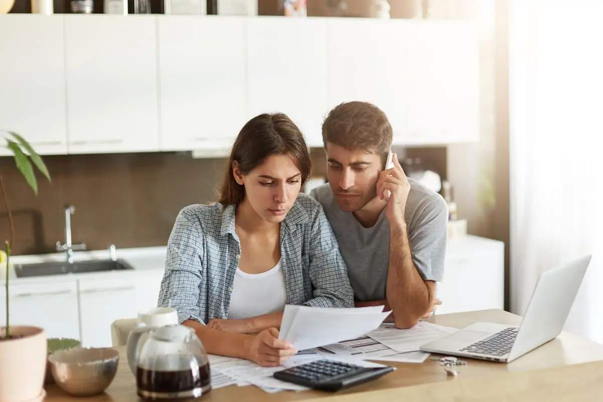 Cuentas bancarias en pareja: lo que debes saber para evitar conflictos legales