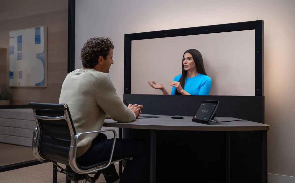 Videollamadas inmersivas: con HP Dimension with Google Beam parece que las personas estén físicamente en la sala de reuniones