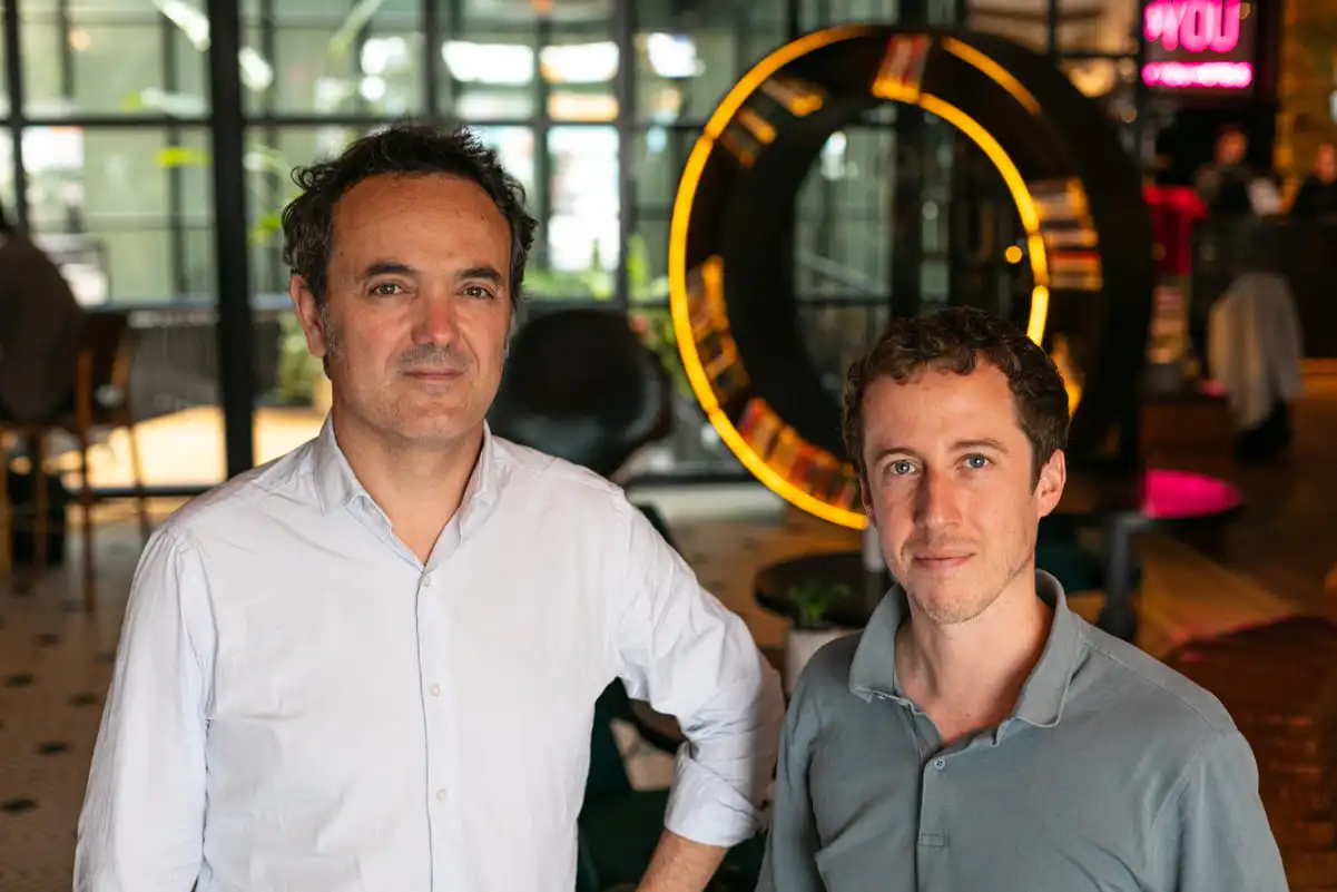 Impacto, tecnología y estrategia pública: la conexión que busca Dinamo en las empresas