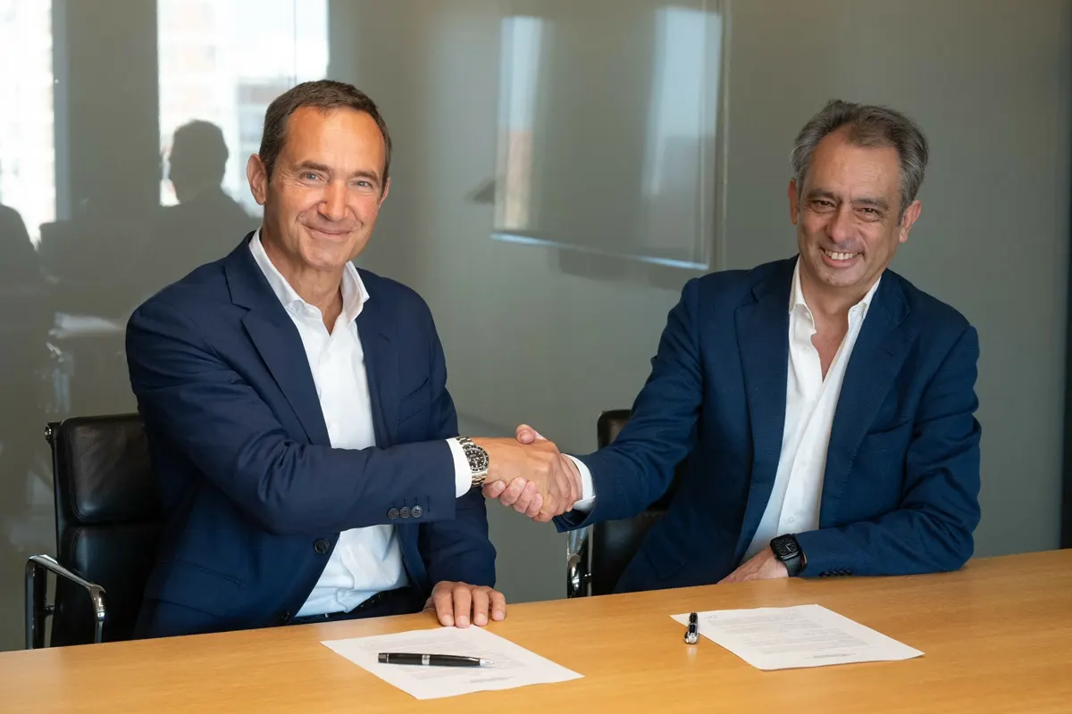 Nuevo Plan Multienergy de Naturgy y Moeve: beneficios para clientes de luz y gas y ahorro en repostajes de vehículos
