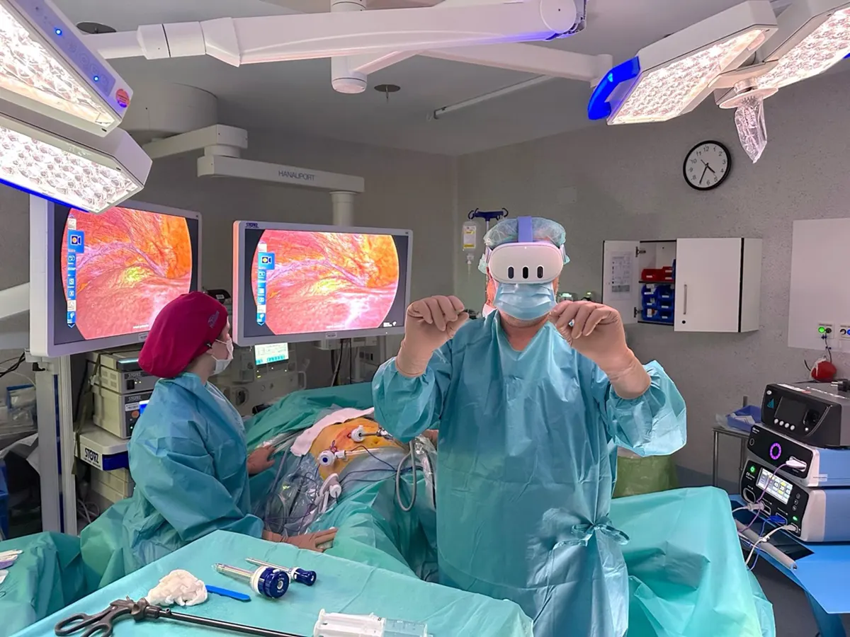 Una cirugía con realidad aumentada: el futuro se hace realidad en el Hospital Universitario La Luz