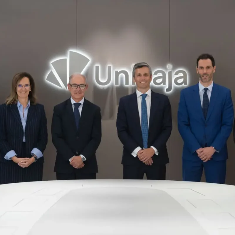 transformación operativa Unicaja DXC Technology