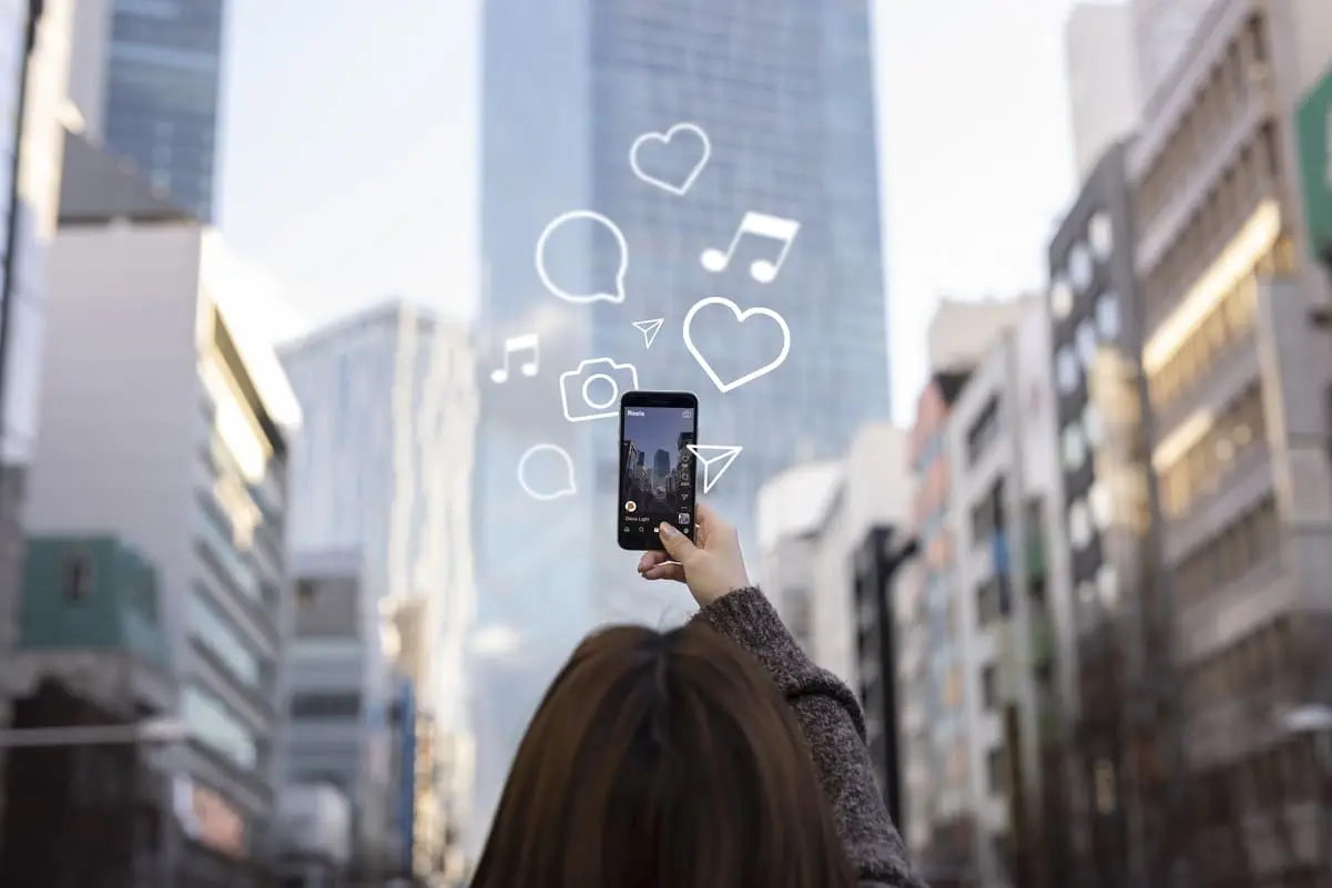 El nuevo paradigma digital: cómo las redes sociales, la IA y los influencers están reconfigurando la estrategia empresarial