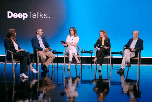crear-profesionales-sostenibles-debate-Deep-Talks