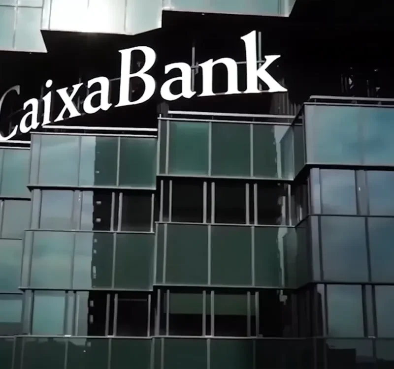 resultados caixabank primer semestre 2025
