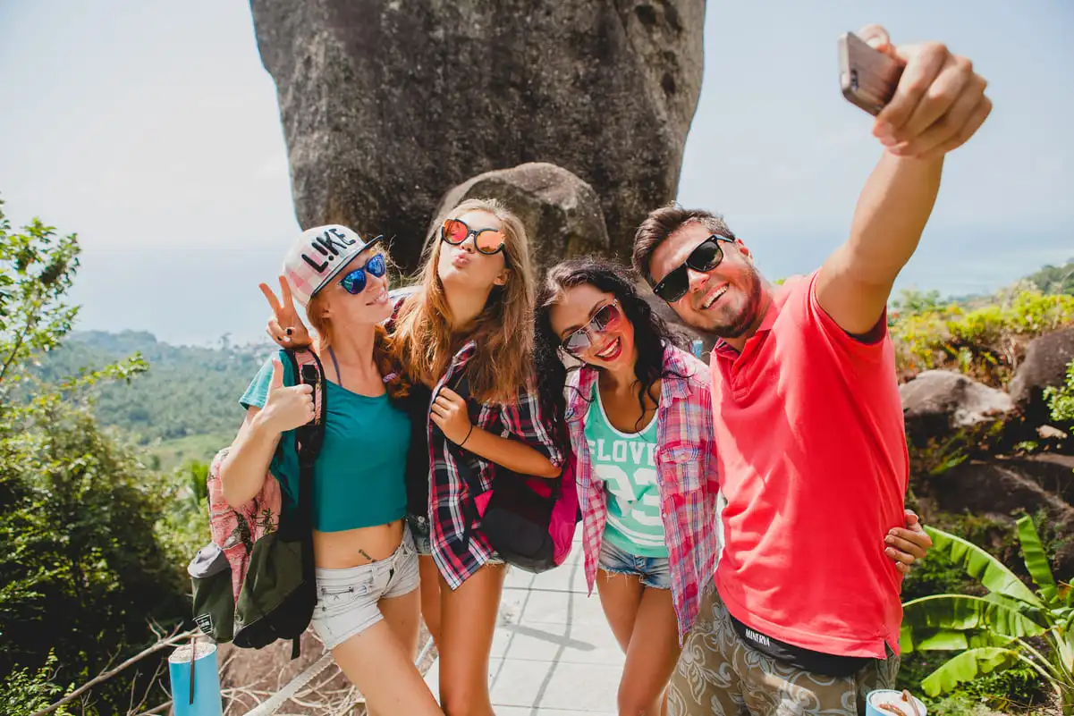 El turismo de la generación Z: viajes digitales, inteligencia artificial e inspiración audiovisual