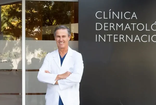 Dr. Ricardo Ruiz Rodríguez, jefe de Servicio de Dermatología del Hospital Ruber Internacional y director médico y fundador de Clínica Dermatológica Internacional