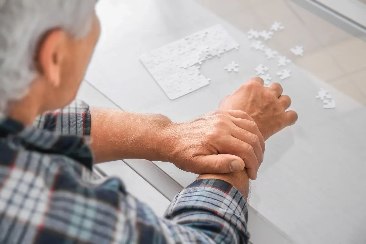 El Hospital Universitario Rey Juan Carlos da un paso adelante en el tratamiento de trastornos del movimiento con la estimulación cerebral profunda adaptativa