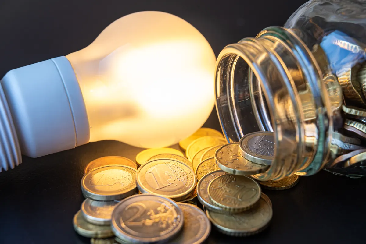Ojo con las grandes diferencias en los tramos horarios con el precio de la luz, hoy 16 de septiembre de 2025