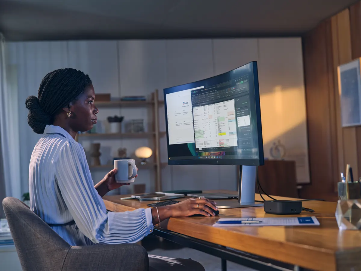 Llega lo último de HP para adaptar espacios de trabajo personalizados y enfocados a la IA y el trabajo híbrido