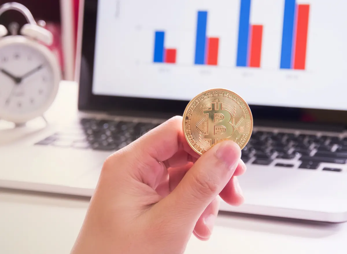 Openbank permitirá invertir un mínimo de 1 euro en bitcoin y otras cripto populares