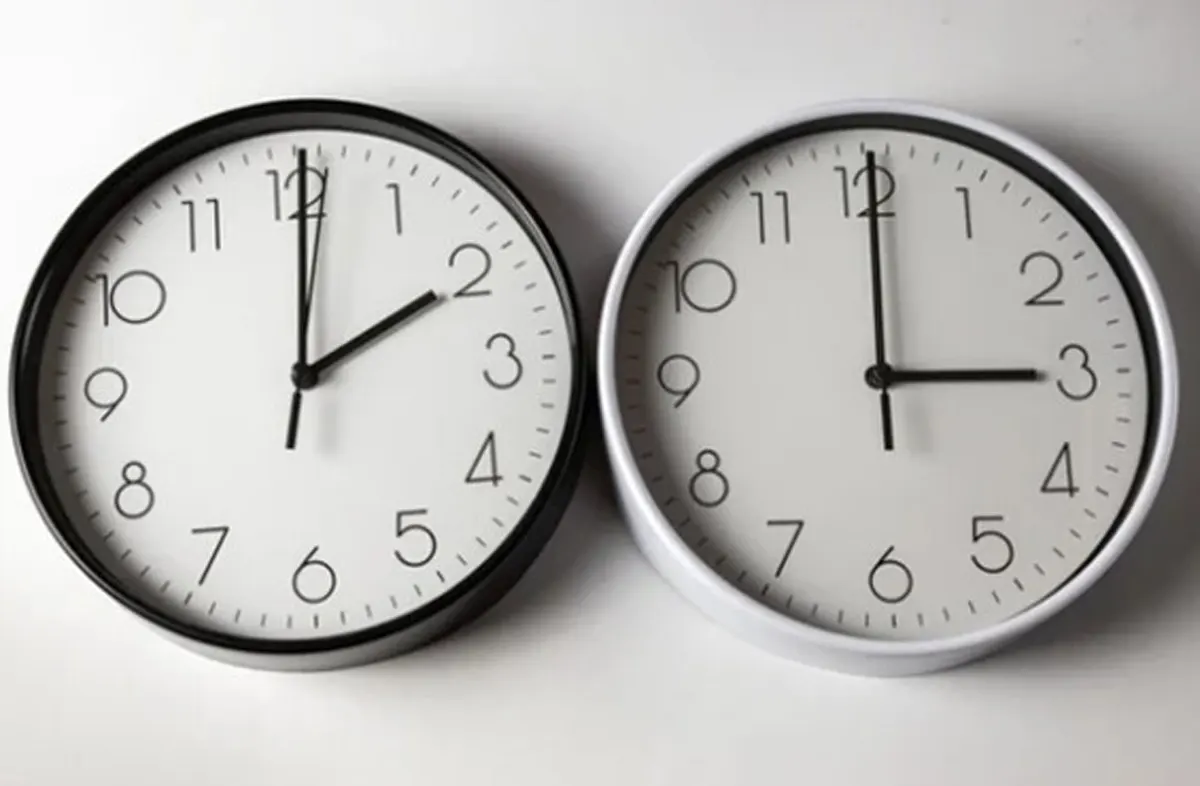 Ahorrar con el cambio horario es muy sencillo con estos 3 consejos