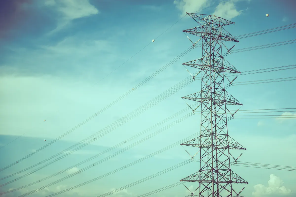 El precio de la luz, hoy 1 de octubre de 2025 sigue al alza