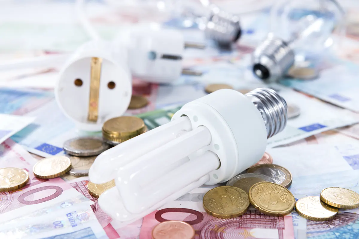 El precio de la luz, hoy 10 de noviembre de 2025, se dispara