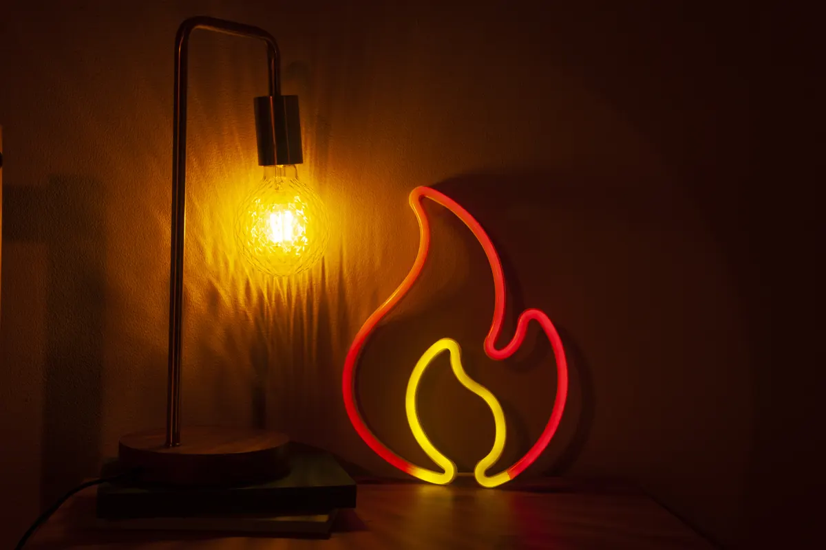 Sube el precio de la luz, hoy 3 de noviembre de 2025 y se pone a valores otoñales