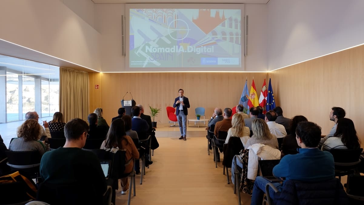 Jose Almansa en la presentación de Nomadia Digital