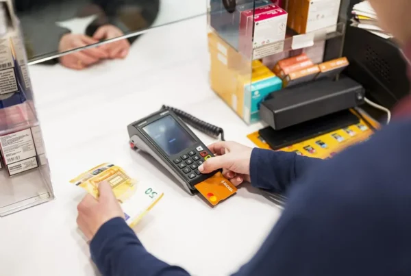 Nickel sobre la desaparición del dinero en efectivo