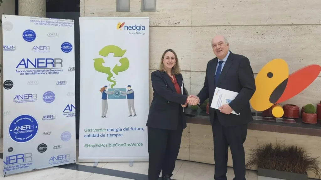 Firma-acuerdo-Nedgia-Asociación Empresas de Reformas