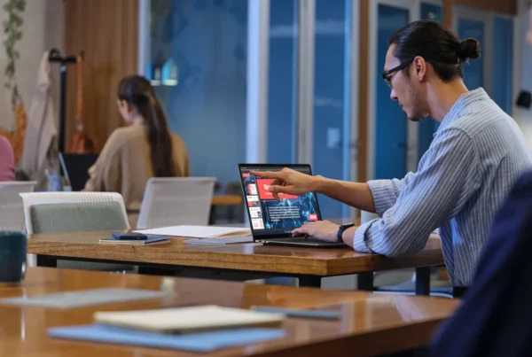 HP muestra en el CES 2025 el OmniBook Ultra 14