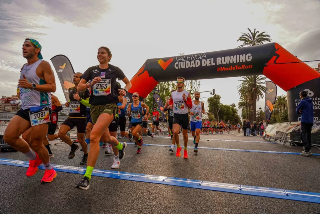 Quirónsalud acompañará de nuevo a los corredores del 10K Valencia Ibercaja by Kiprun 2026