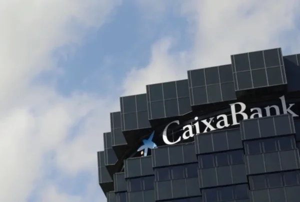 resultados caixabank 2025