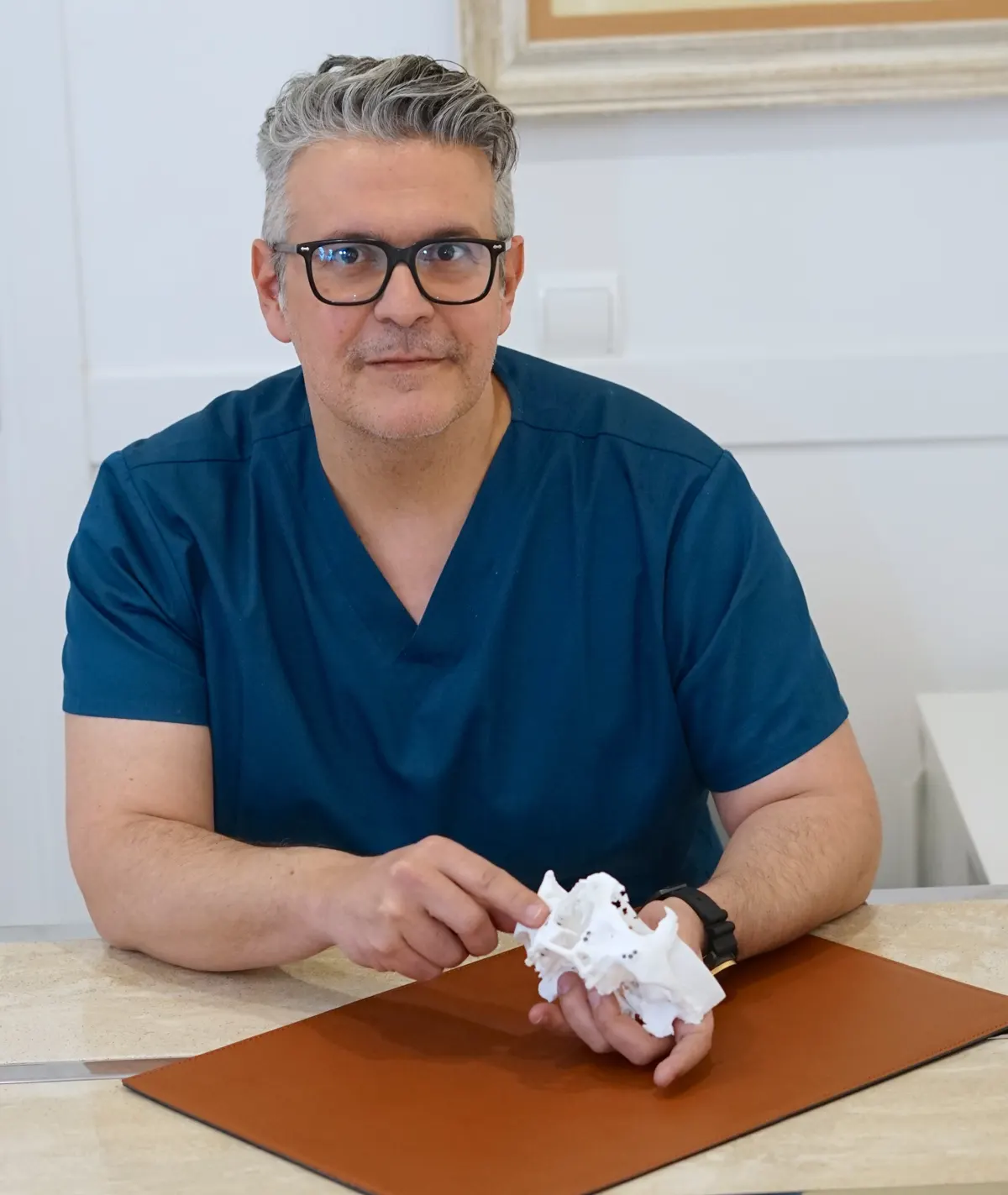 Dr Néstor Montesdeoca