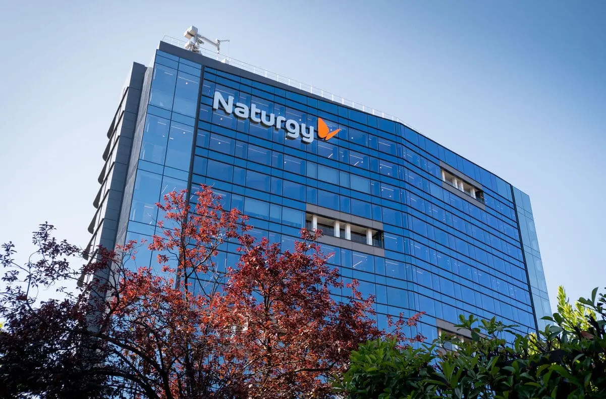 Naturgy sigue cumpliendo y eleva su beneficio por encima de los 2.000 millones de euros en 2025