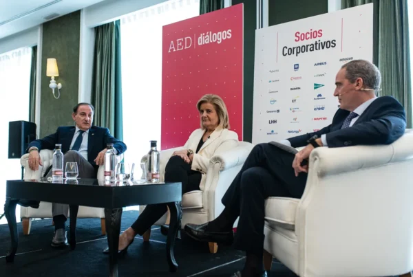 Fátima Báñez sitúa a la productividad directiva como el gran valor diferencial de las empresas