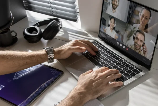trabajo híbrido para atraer talento
