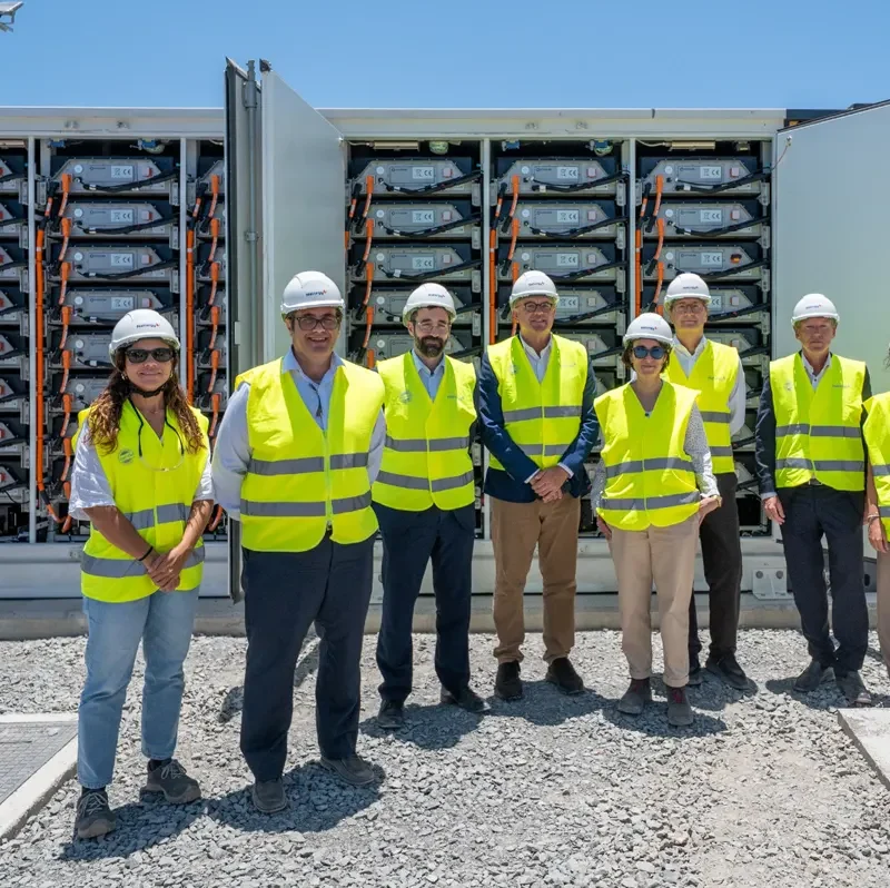 Visita-proyectos-hibridos-de-almacenamiento-con-baterias-de-Naturgy-en-Gran-Canaria