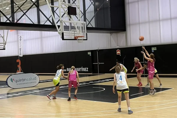 Quirónsalud se suma al torneo Over40Basket en su décimo aniversario, que se celebra en Valencia