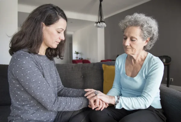 cuidadora personas con Alzheimer