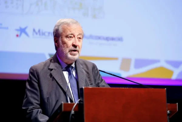 Tomás Muniesa destaca el impacto de las microfinanzas de MicroBank
