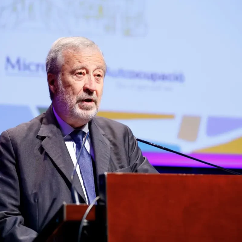 Tomás Muniesa destaca el impacto de las microfinanzas de MicroBank